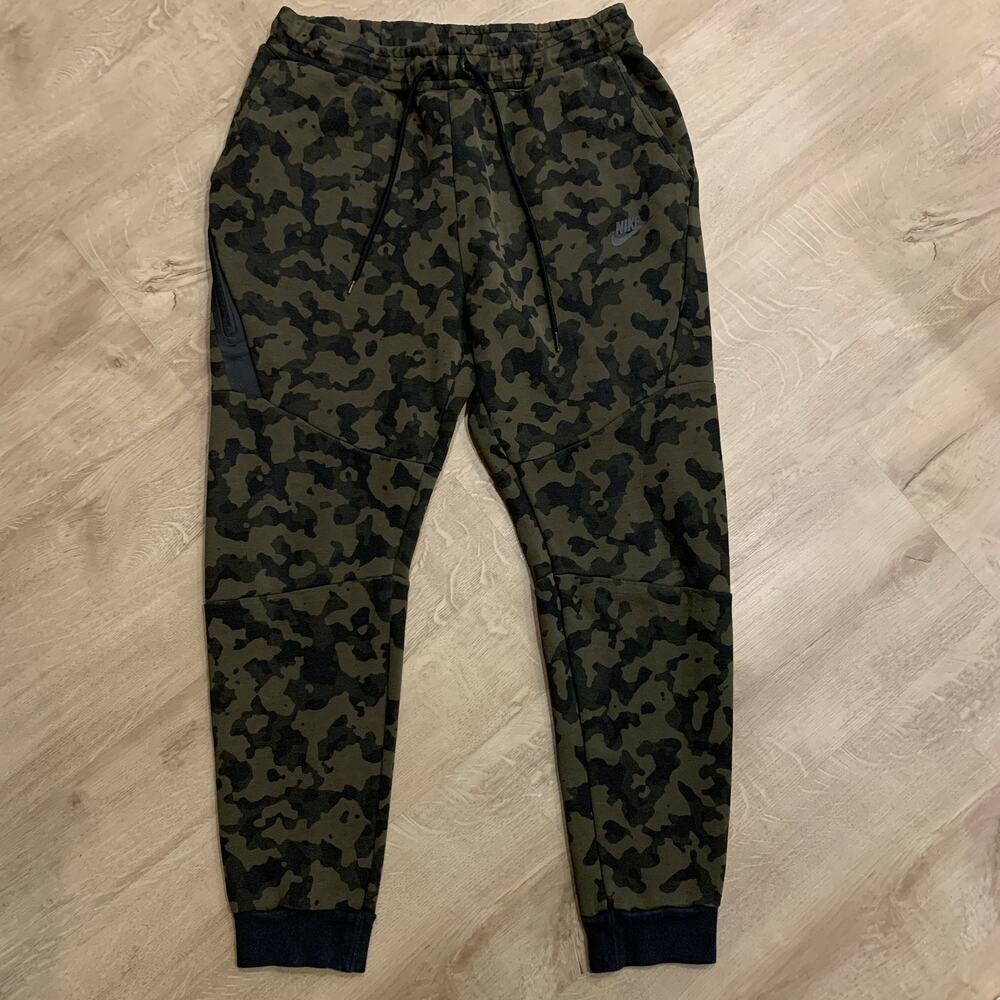 Nike Sportswear Tech Fleece Green Camo Jogger Pants Men's Large L Zip CJ5981-222